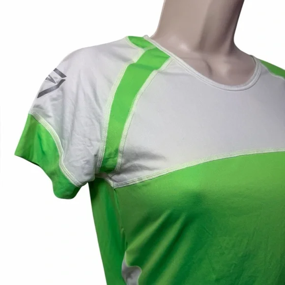 Brooks nightlife equilibrium High Visibility Running T-shirt women small - Picture 3 of 14
